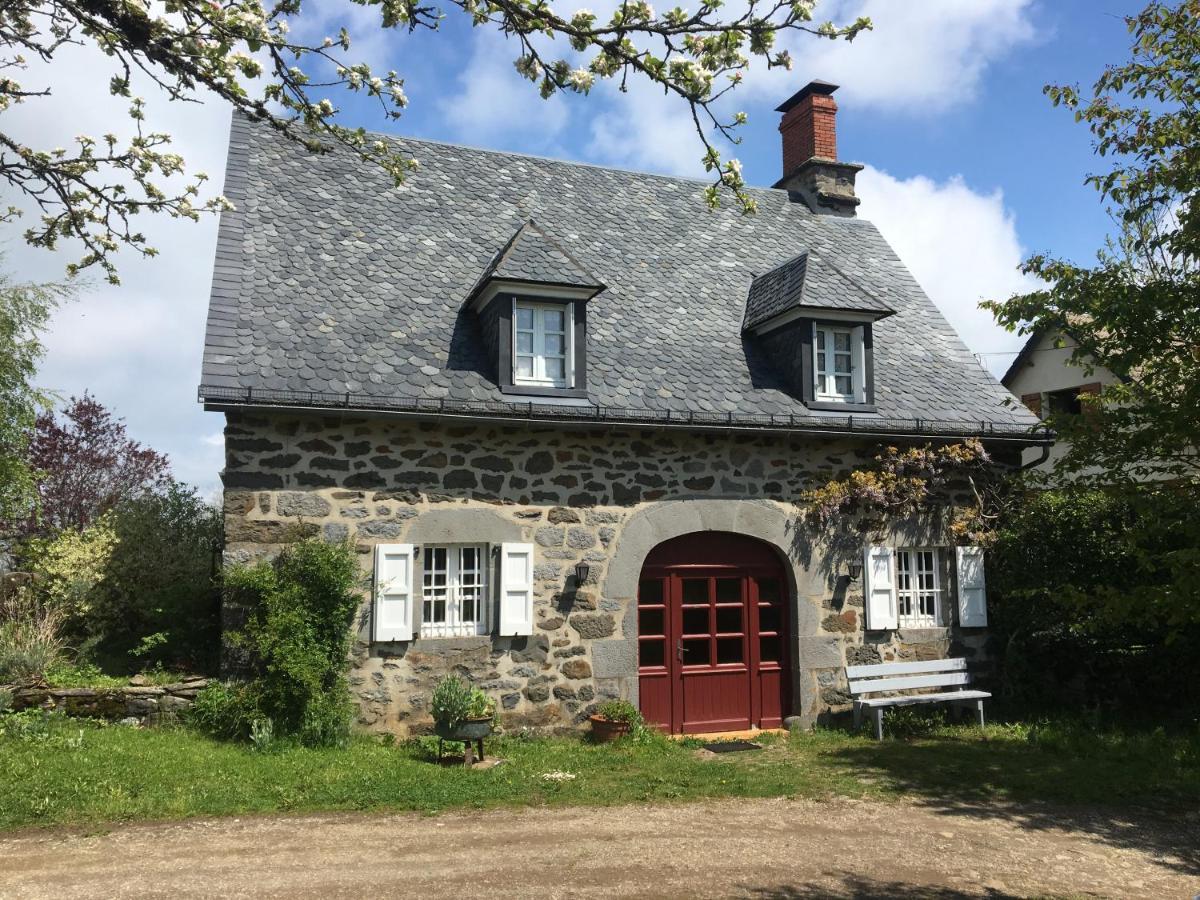 Chambres D'Hotes « Les Sorbiers » Anglards-de-Salers Exterior photo